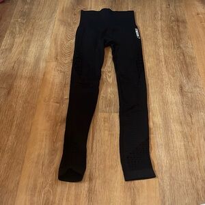Gym shark seamless leggings with air holes on legs